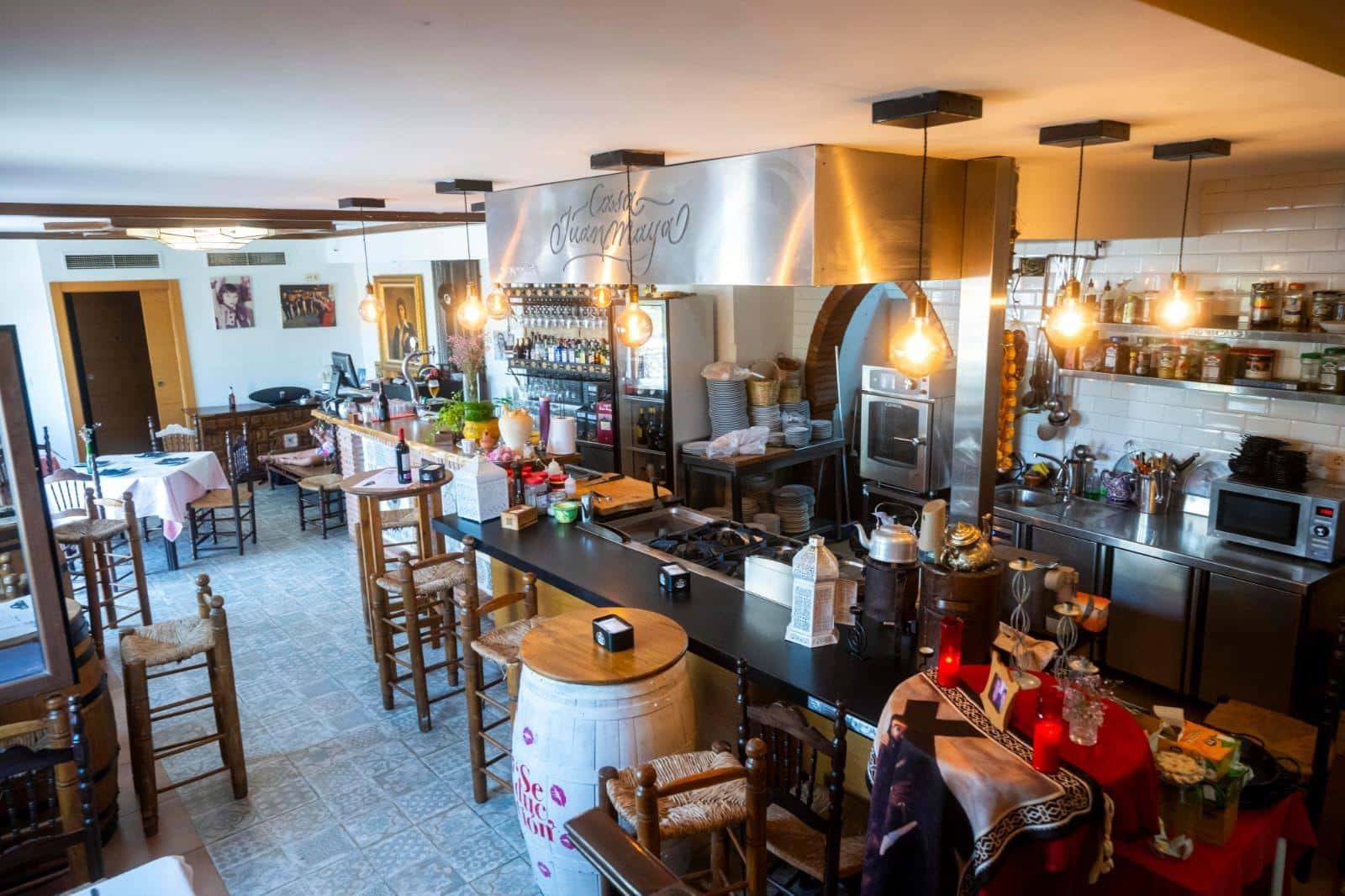 5 bedroom Restaurant/Bar for sale in Granada city with garage - € 874,900 (Ref: 9927672)