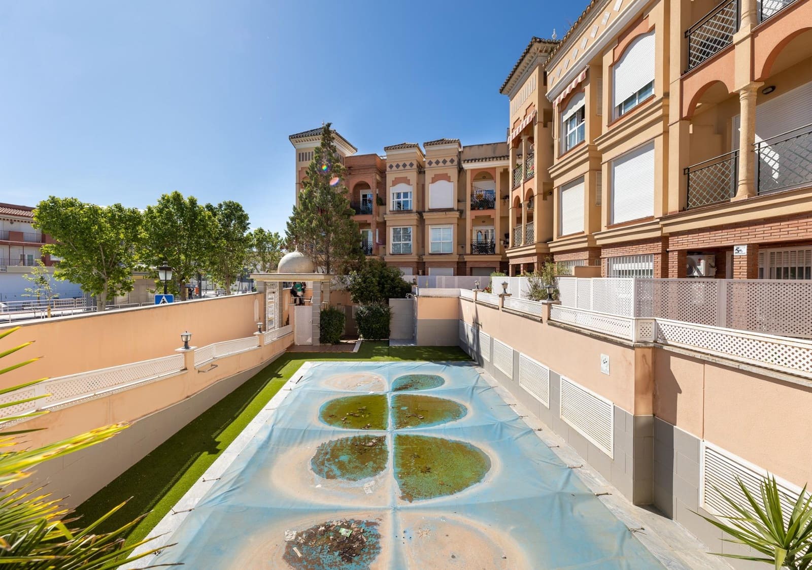2 bedroom Penthouse for sale in Las Gabias with pool garage - € 238,000 (Ref: 9934418)