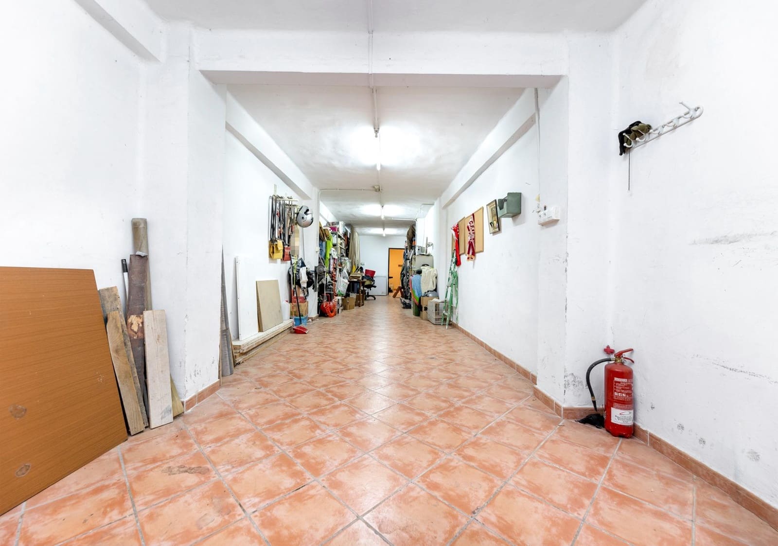 Erhverv til salg i Granada by - € 68.000 (Ref: 9934420)