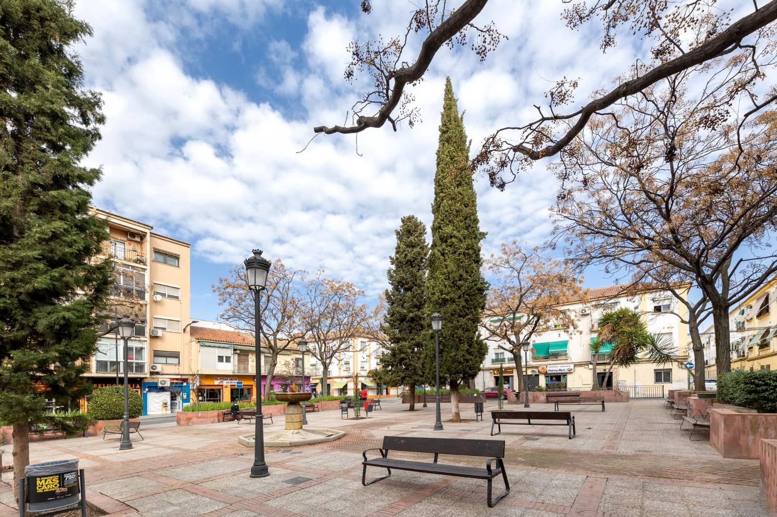 Erhverv til salg i Granada by - € 68.000 (Ref: 9934420)