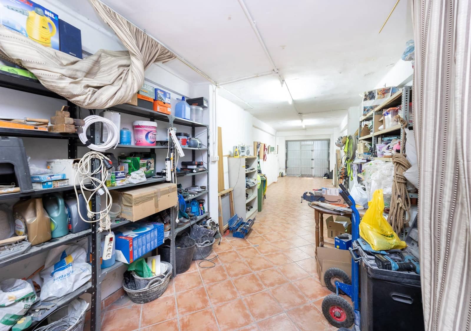 Erhverv til salg i Granada by - € 68.000 (Ref: 9934420)