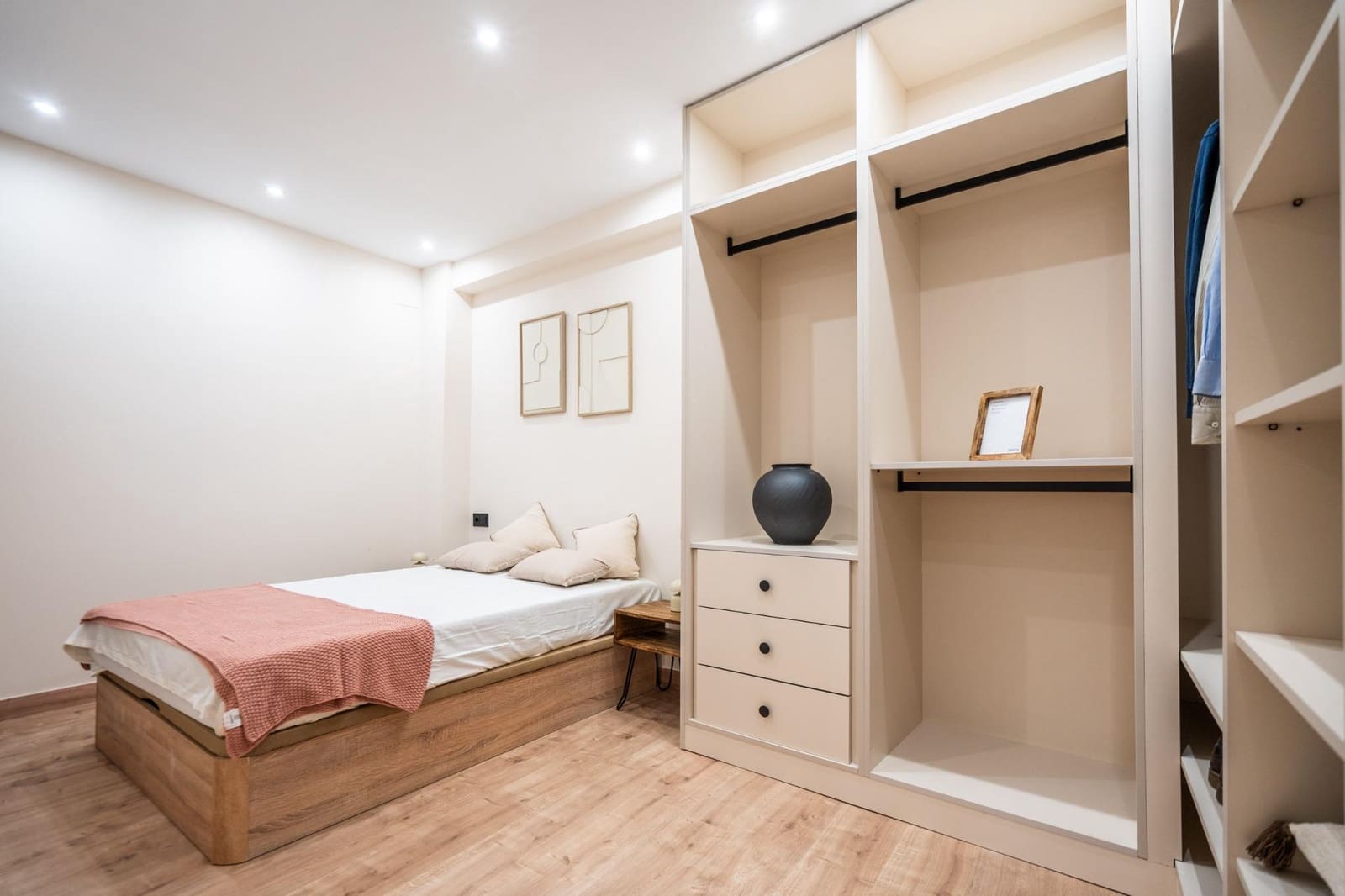 Piso de 3 habitaciones en Granada ciudad en venta - 337.000 € (Ref: 9936571)