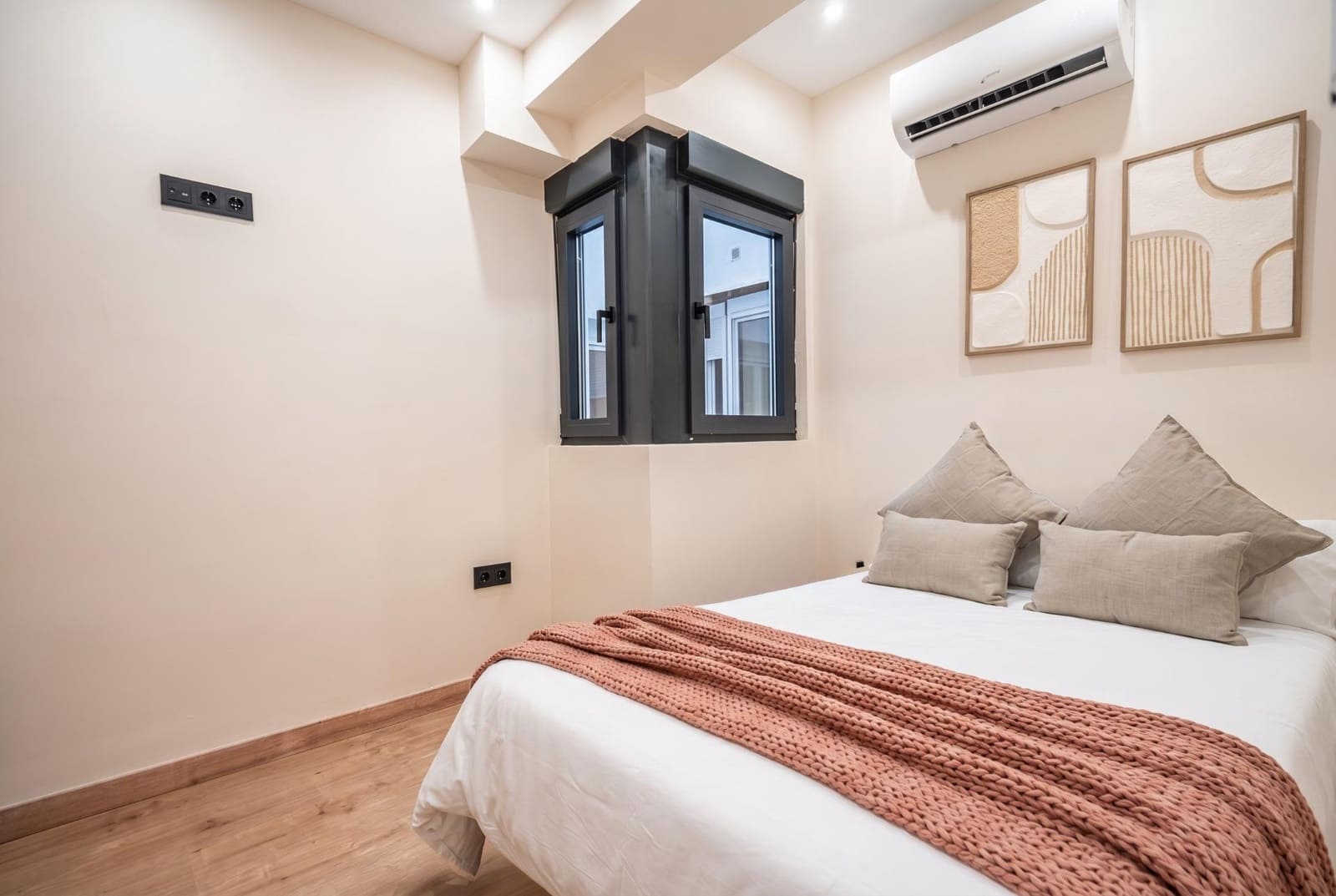 Piso de 3 habitaciones en Granada ciudad en venta - 337.000 € (Ref: 9936571)