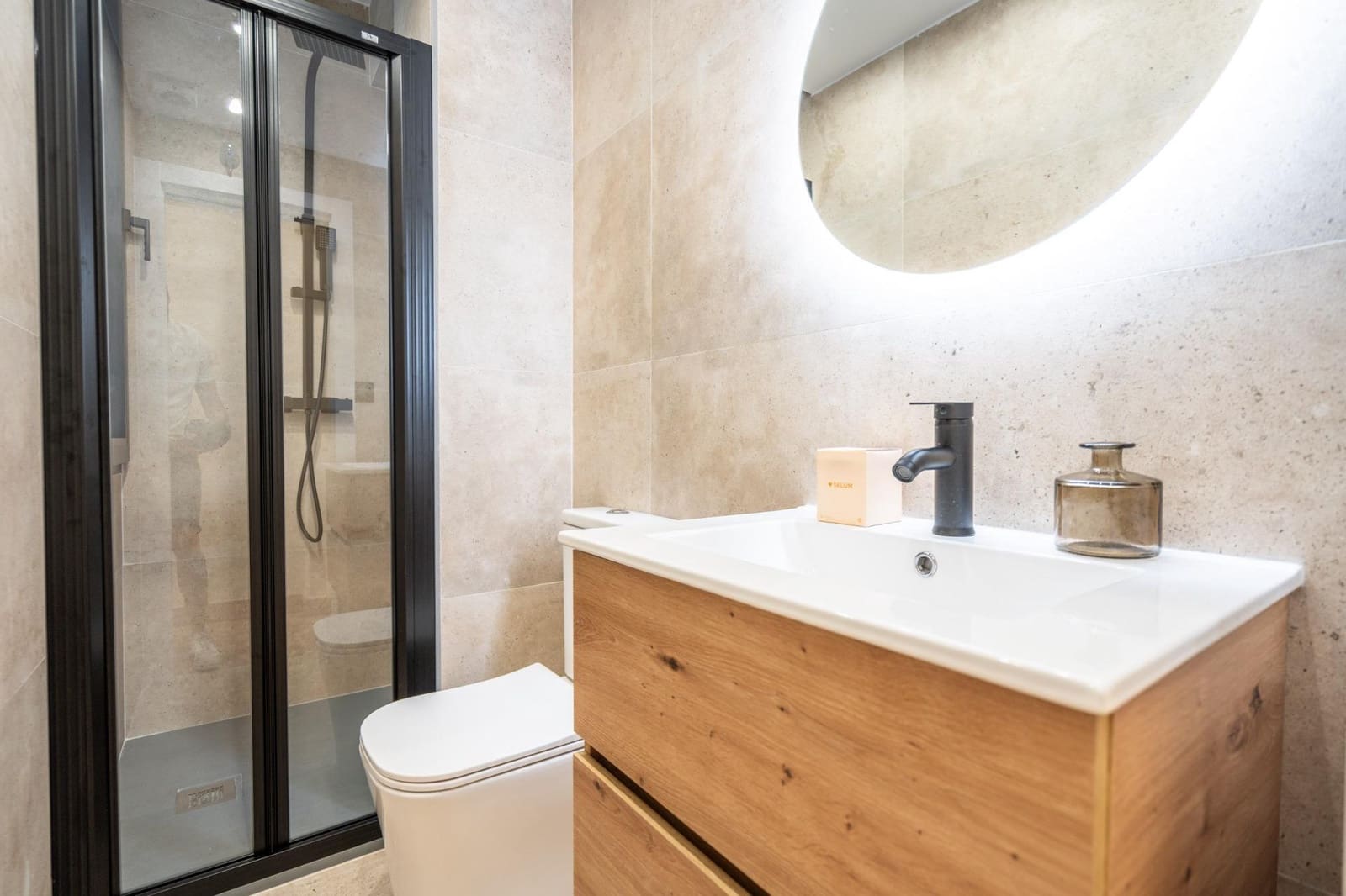 Piso de 3 habitaciones en Granada ciudad en venta - 337.000 € (Ref: 9936571)