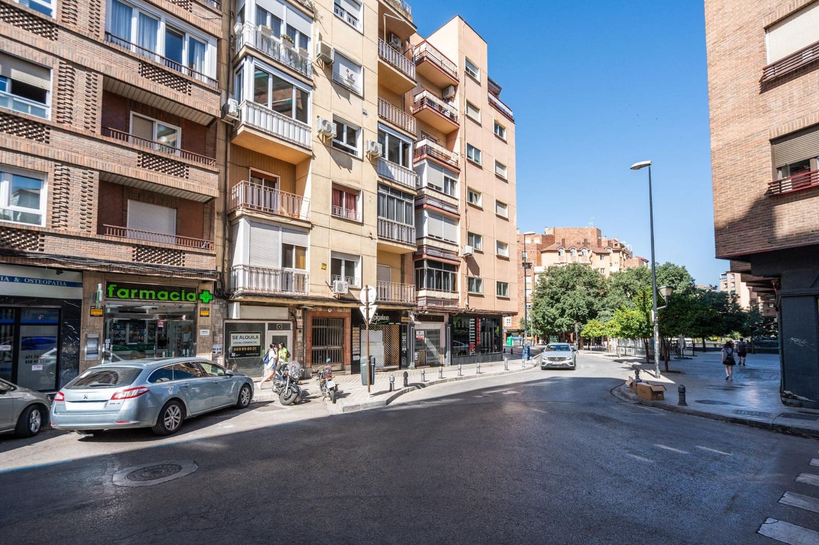 Piso de 3 habitaciones en Granada ciudad en venta - 337.000 € (Ref: 9936571)