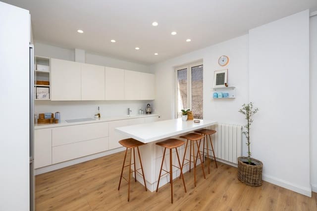 3 Zimmer Wohnung zu verkaufen in Centro, Granada Stadt - 540.000 € (Ref: 9936573)