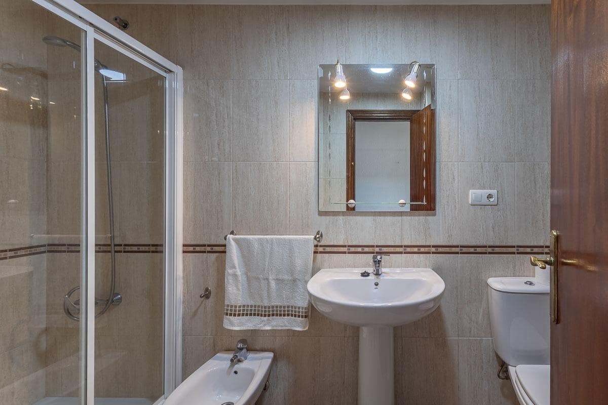 2 makuuhuone Asunto myytävänä paikassa Granada kaupunki - 349 000 € (Ref: 9936577)