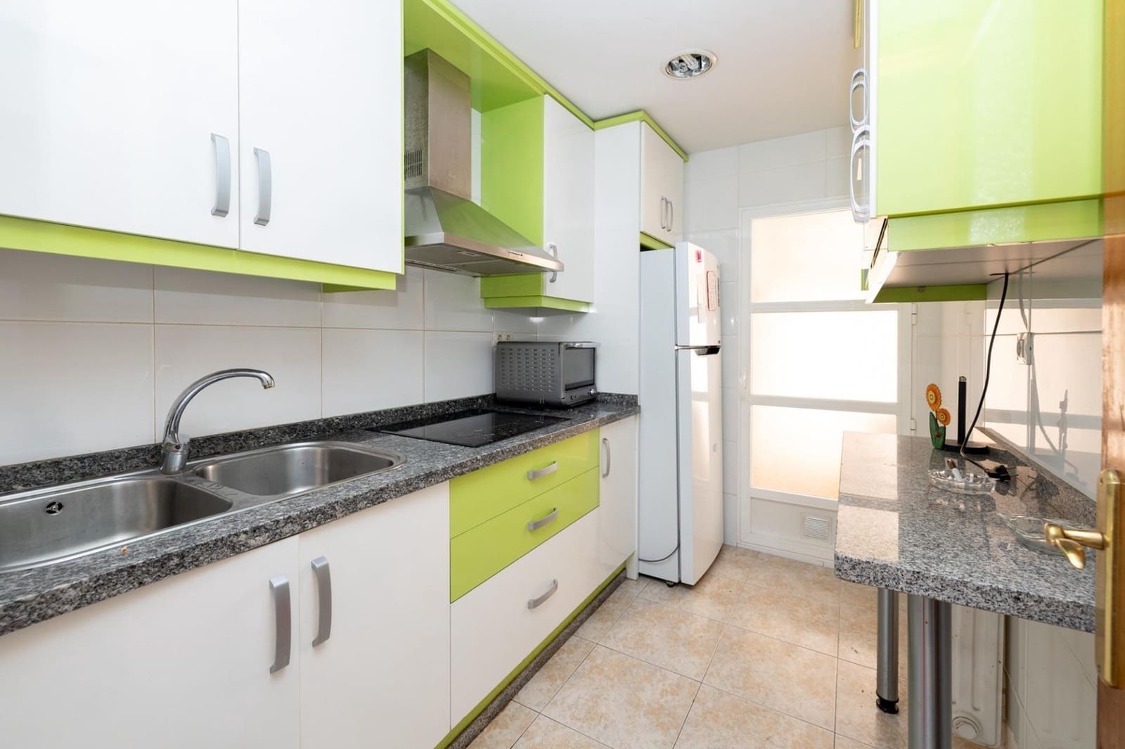 4 soveværelse Lejlighed til salg i Granada by - € 329.000 (Ref: 9940393)