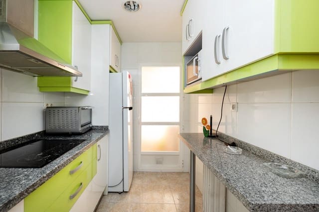 4 soveværelse Lejlighed til salg i Camino de Ronda - Rosaleda, Granada by - € 329.000 (Ref: 9940393)