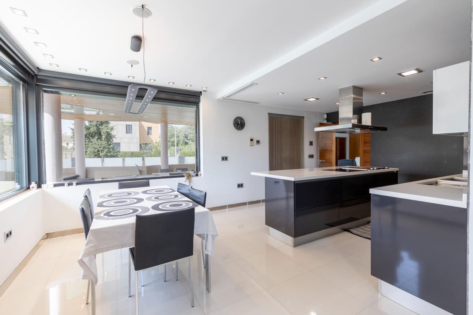 5 soveværelse Villa til salg i Ogijares med swimmingpool garage - € 1.195.000 (Ref: 9940394)