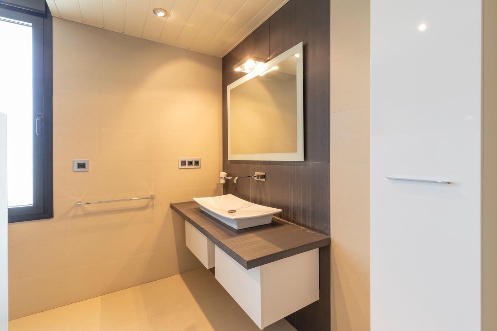 5 soveværelse Villa til salg i Ogijares med swimmingpool garage - € 1.195.000 (Ref: 9940394)