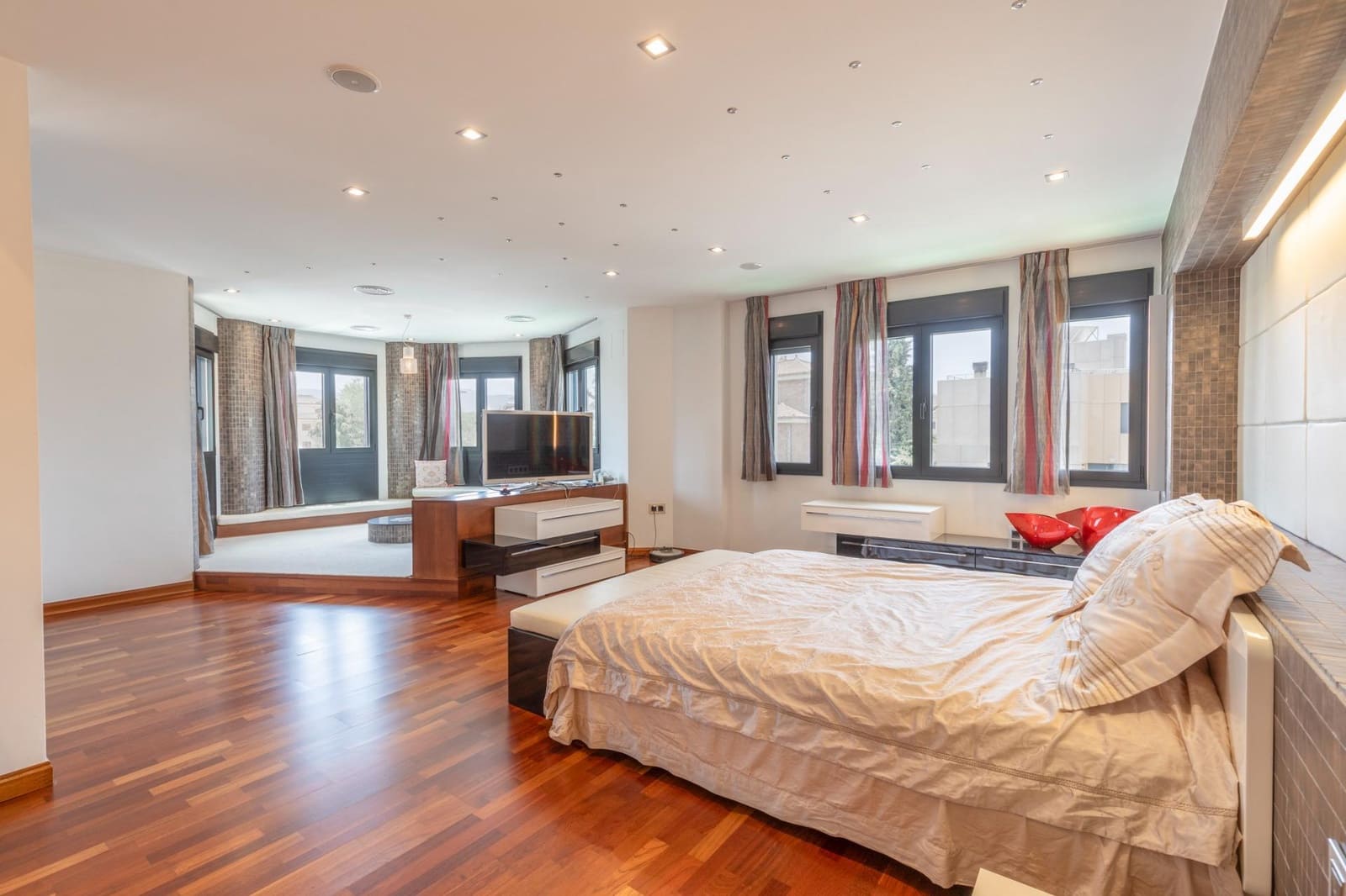 5 soveværelse Villa til salg i Ogijares med swimmingpool garage - € 1.195.000 (Ref: 9940394)