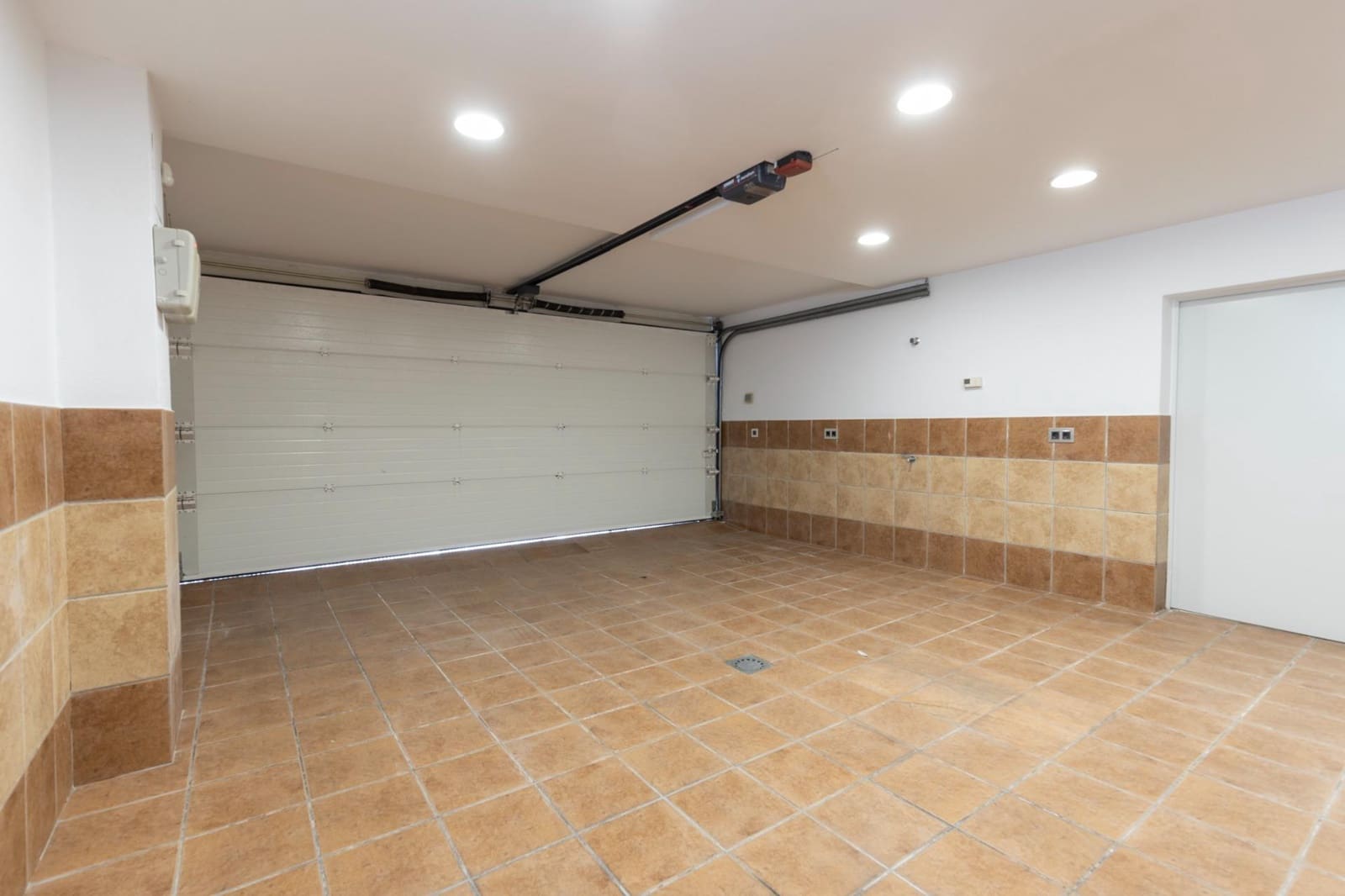 5 soveværelse Villa til salg i Ogijares med swimmingpool garage - € 1.195.000 (Ref: 9940394)