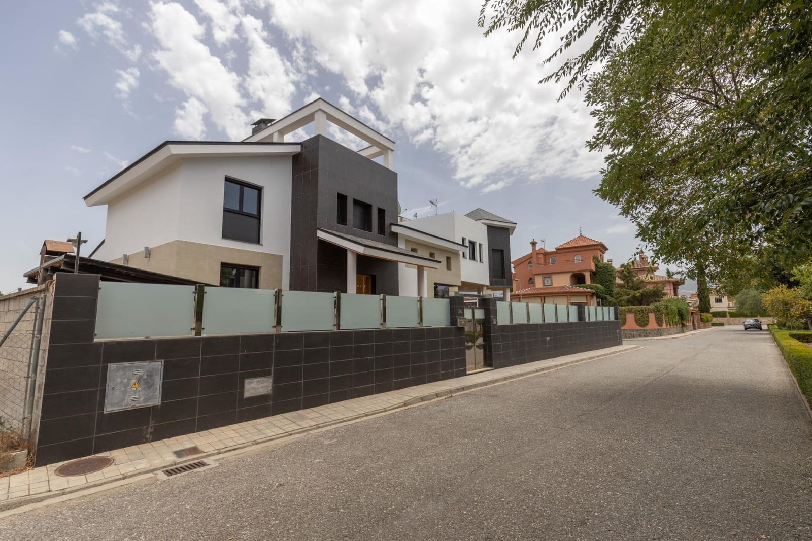 5 soveværelse Villa til salg i Ogijares med swimmingpool garage - € 1.195.000 (Ref: 9940394)