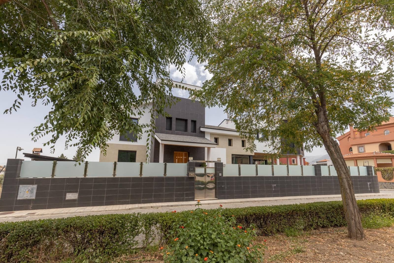 5 soveværelse Villa til salg i Ogijares med swimmingpool garage - € 1.195.000 (Ref: 9940394)