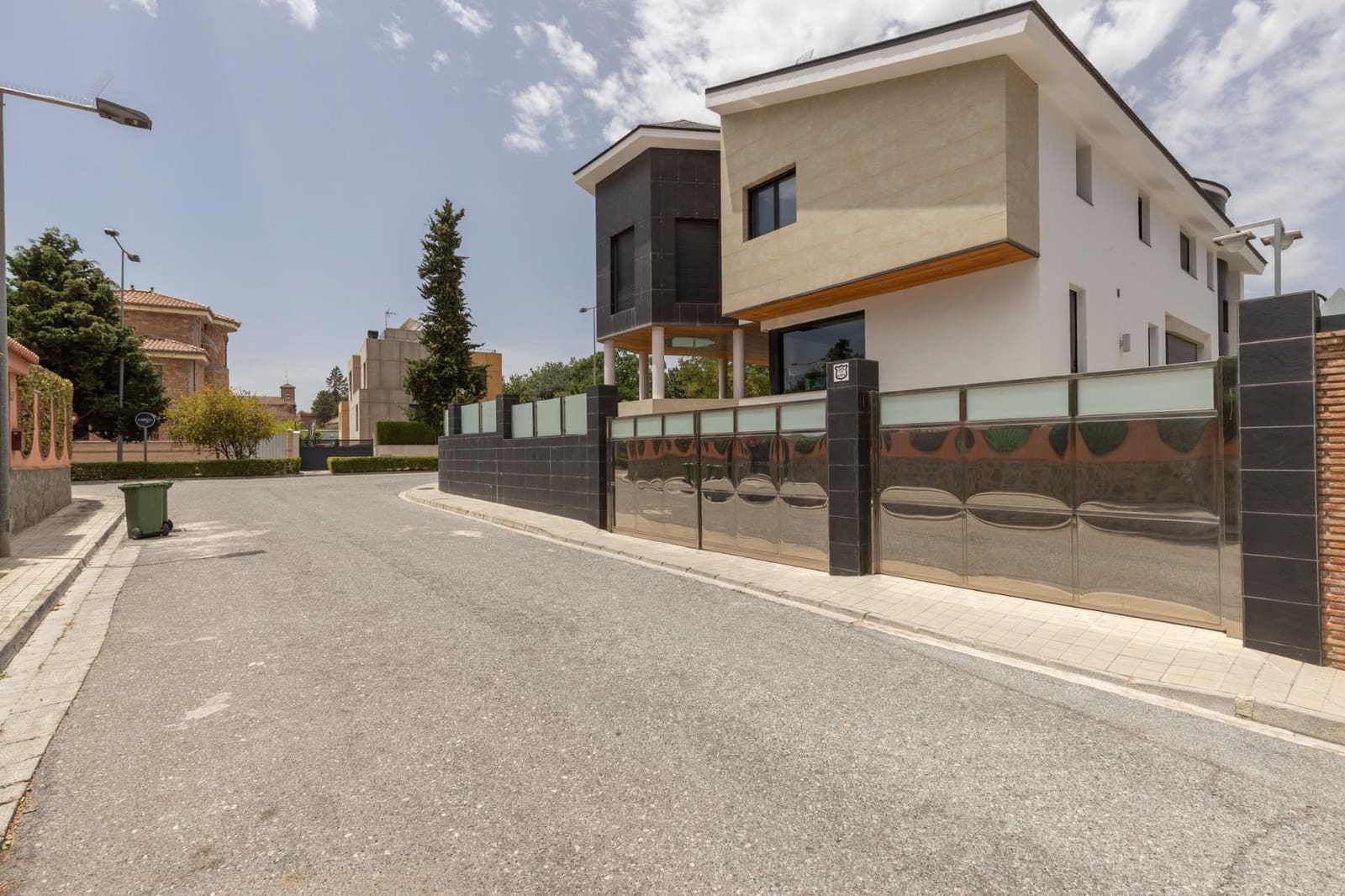 5 soveværelse Villa til salg i Ogijares med swimmingpool garage - € 1.195.000 (Ref: 9940394)