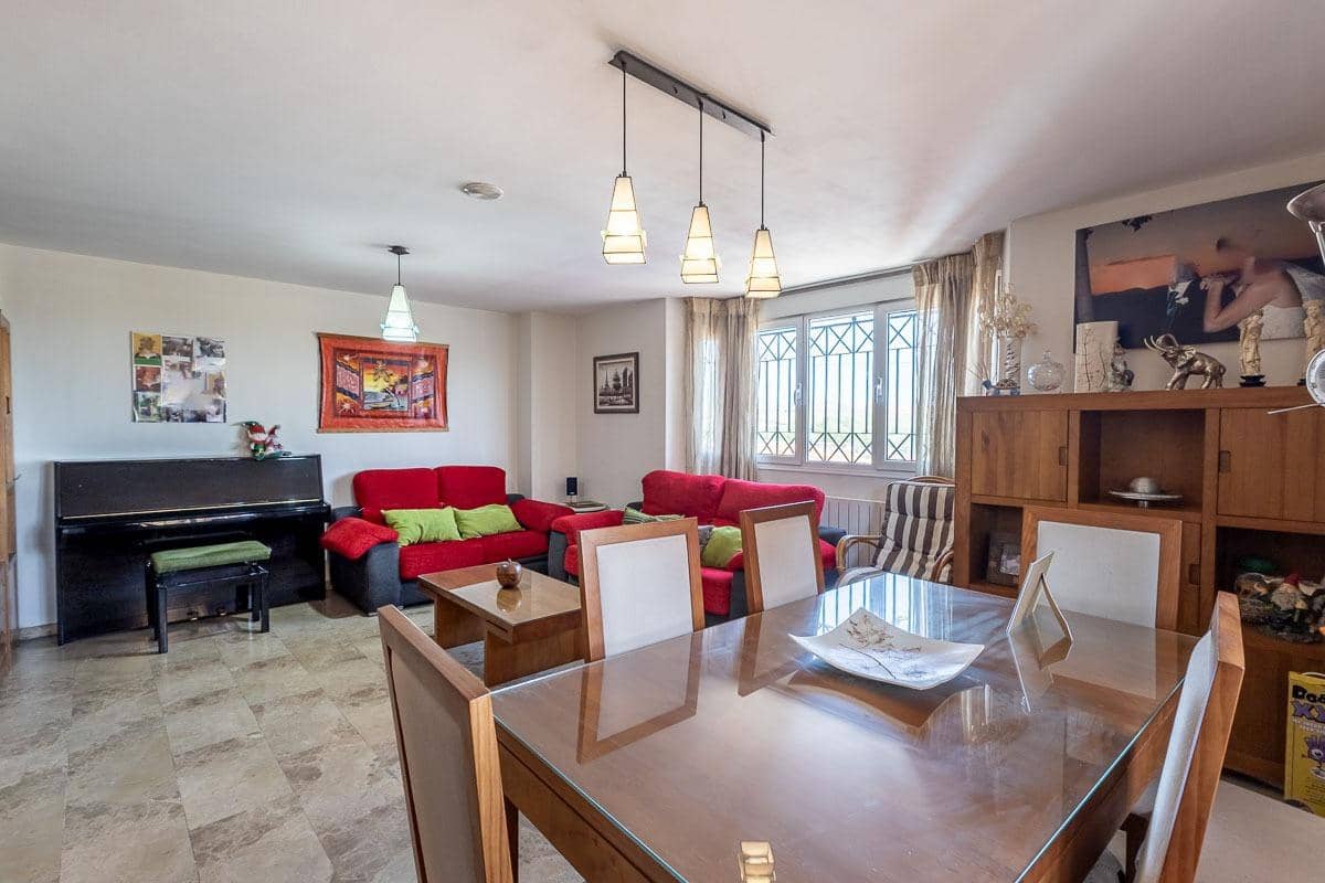 3 bedroom Semi-detached Villa for sale in Alhendin with garage - € 298,000 (Ref: 9940396)