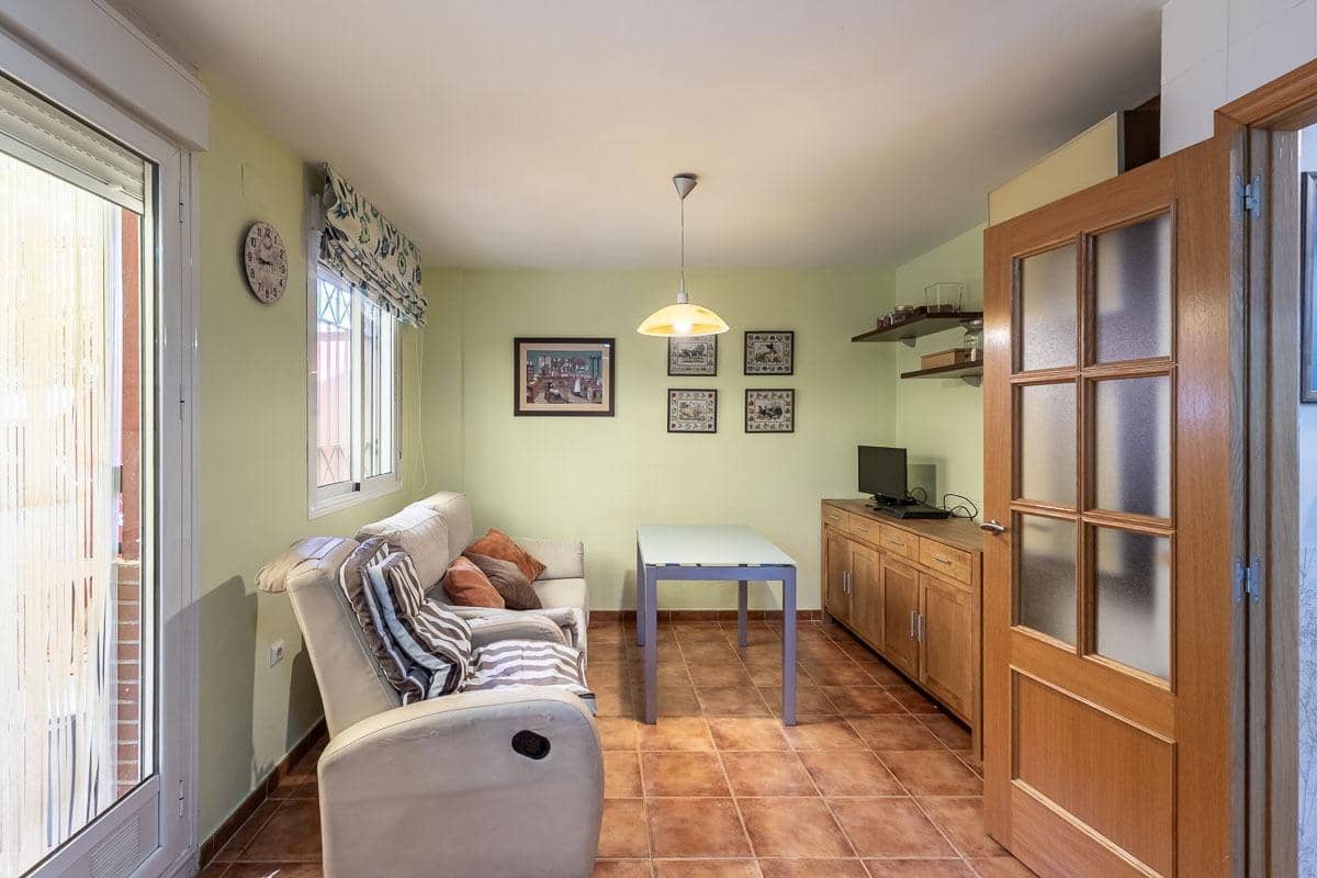 3 bedroom Semi-detached Villa for sale in Alhendin with garage - € 298,000 (Ref: 9940396)