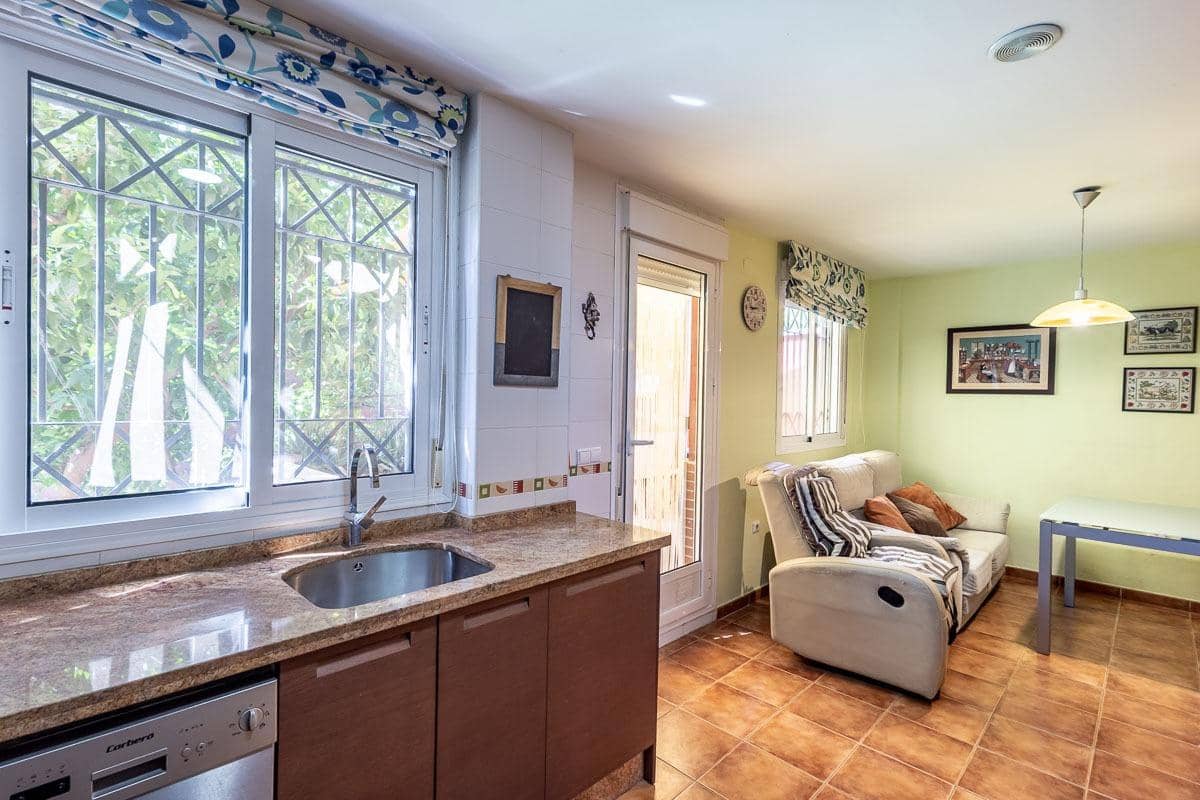 3 bedroom Semi-detached Villa for sale in Alhendin with garage - € 298,000 (Ref: 9940396)