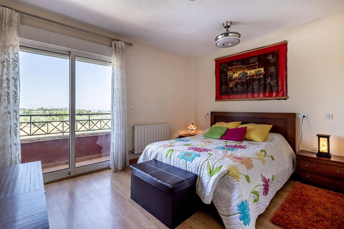 3 bedroom Semi-detached Villa for sale in Alhendin with garage - € 298,000 (Ref: 9940396)
