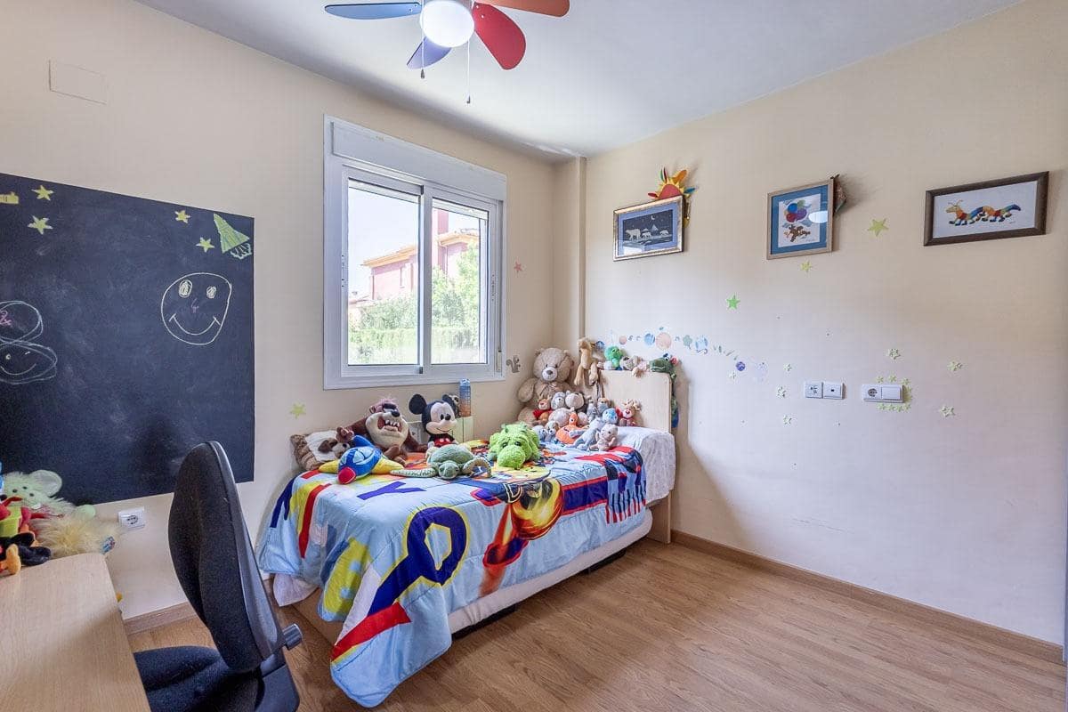3 bedroom Semi-detached Villa for sale in Alhendin with garage - € 298,000 (Ref: 9940396)
