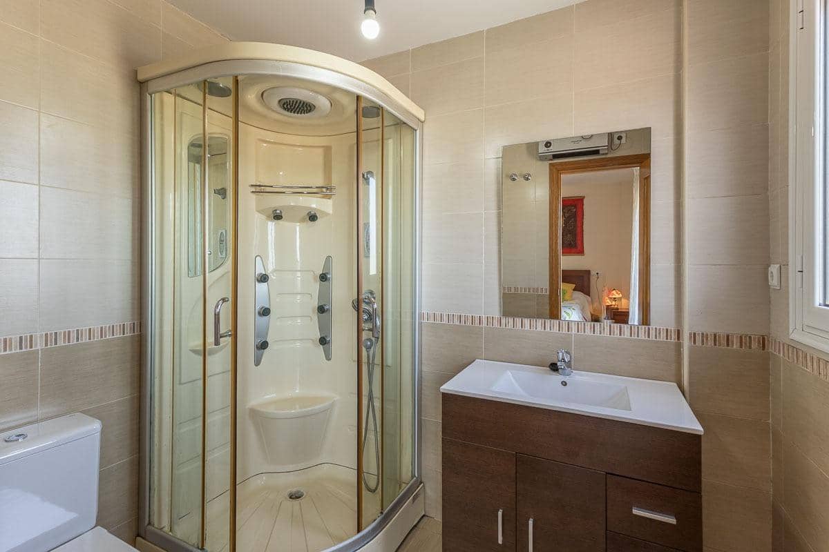 3 bedroom Semi-detached Villa for sale in Alhendin with garage - € 298,000 (Ref: 9940396)