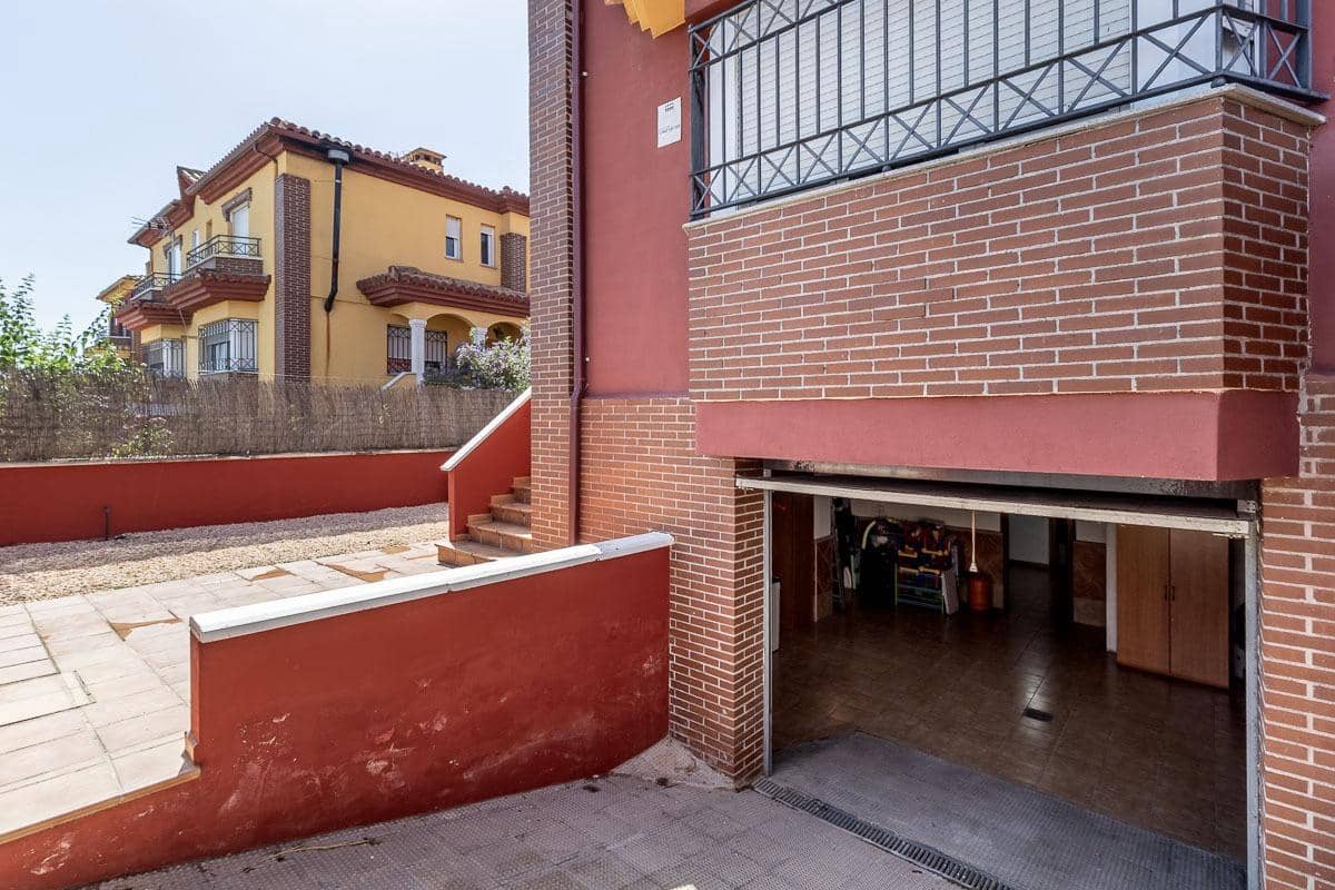 3 bedroom Semi-detached Villa for sale in Alhendin with garage - € 298,000 (Ref: 9940396)