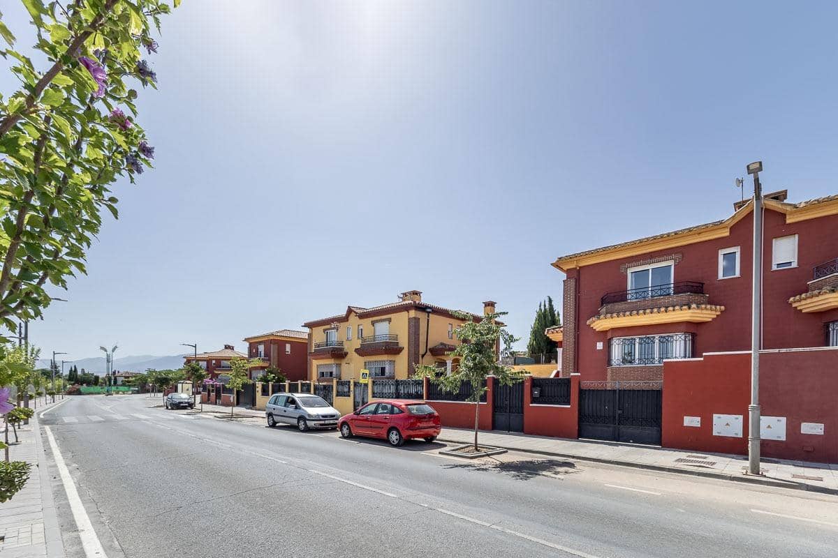 3 bedroom Semi-detached Villa for sale in Alhendin with garage - € 298,000 (Ref: 9940396)