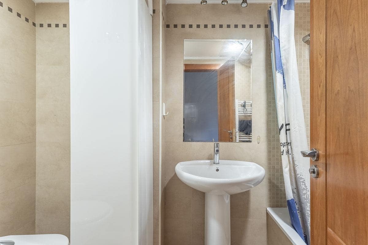 2 slaapkamer Flat te koop in Granada stad met zwembad garage - € 335.000 (Ref: 9940398)