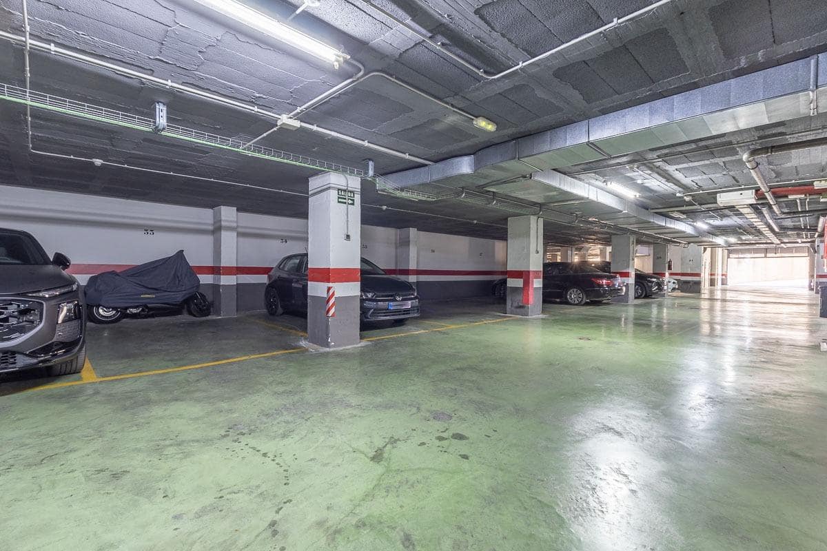 2 slaapkamer Flat te koop in Granada stad met zwembad garage - € 335.000 (Ref: 9940398)