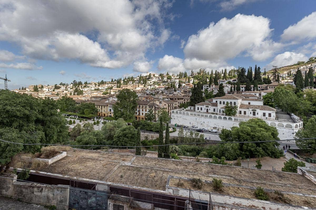 4 quarto Casa em Banda para venda em Granada cidade - 550 000 € (Ref: 9940399)