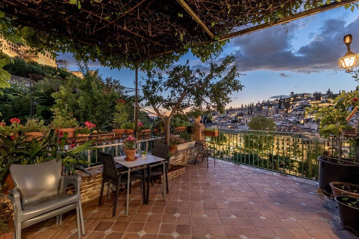 4 quarto Casa em Banda para venda em Granada cidade - 550 000 € (Ref: 9940399)