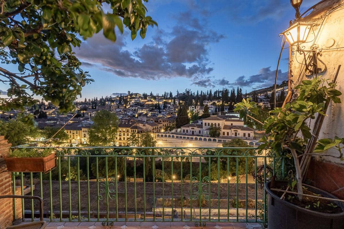 4 quarto Casa em Banda para venda em Granada cidade - 550 000 € (Ref: 9940399)