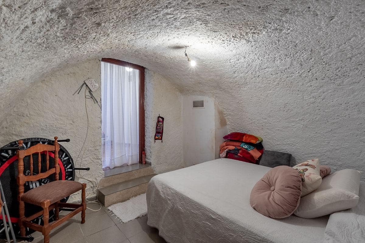 4 quarto Casa em Banda para venda em Granada cidade - 550 000 € (Ref: 9940399)