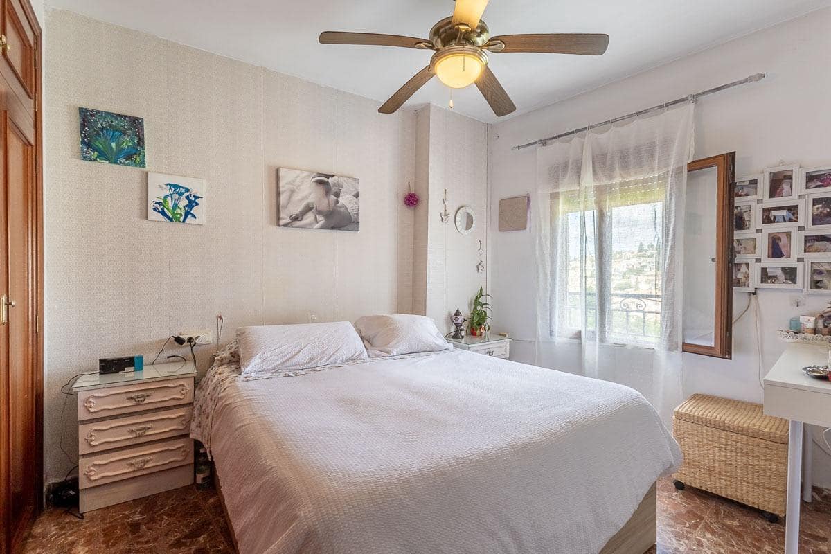 4 quarto Casa em Banda para venda em Granada cidade - 550 000 € (Ref: 9940399)
