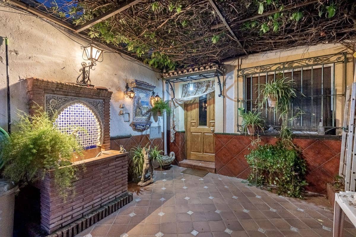 4 quarto Casa em Banda para venda em Granada cidade - 550 000 € (Ref: 9940399)