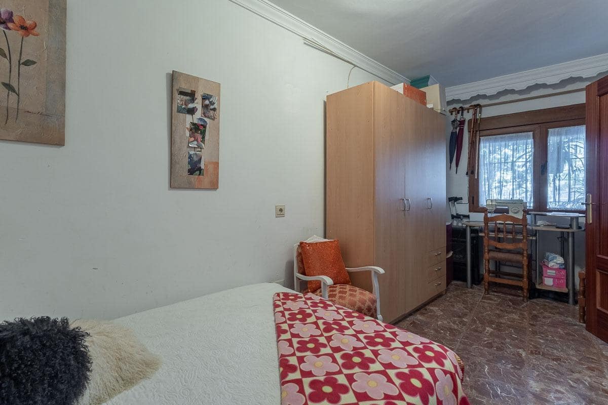 4 quarto Casa em Banda para venda em Granada cidade - 550 000 € (Ref: 9940399)