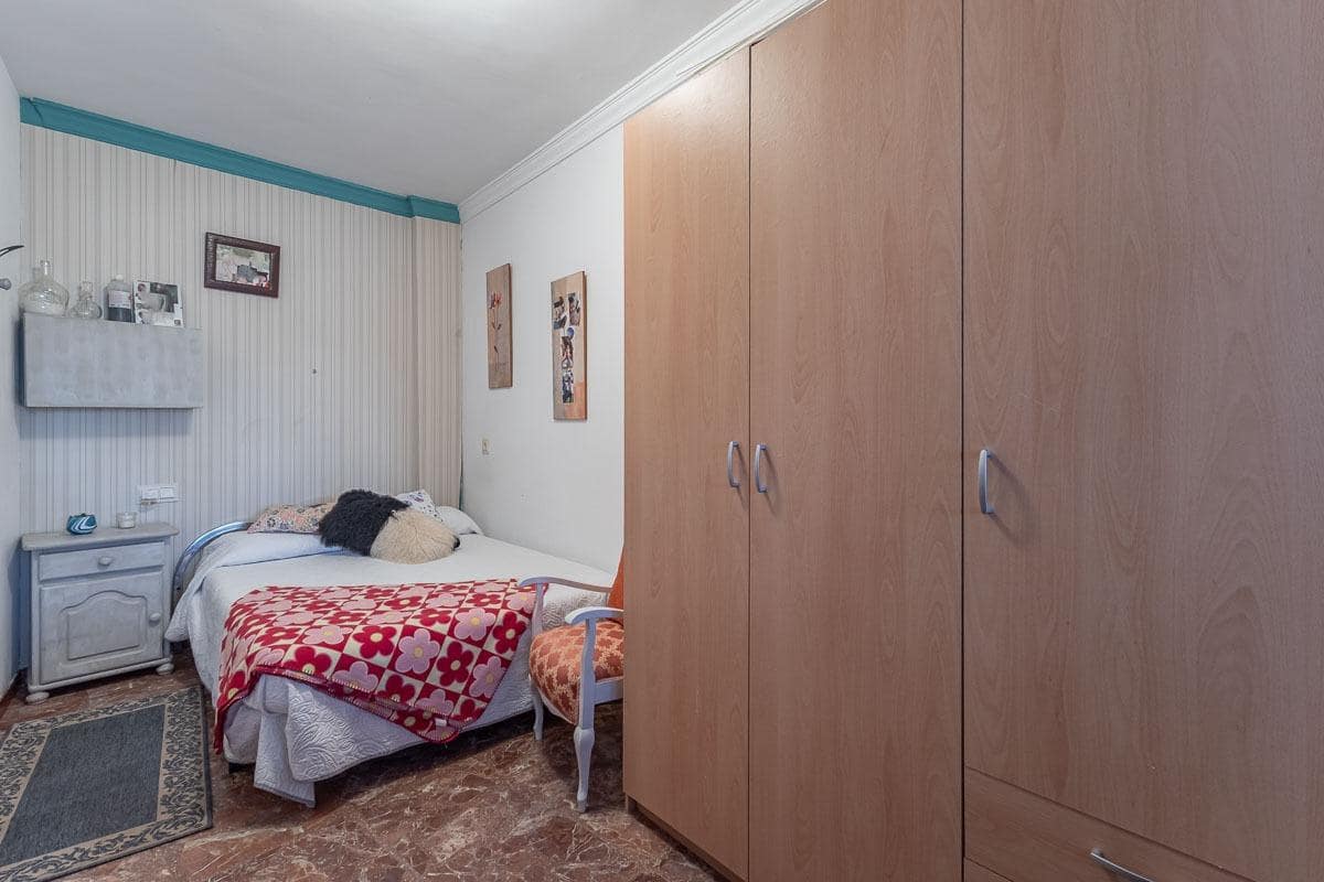 4 quarto Casa em Banda para venda em Granada cidade - 550 000 € (Ref: 9940399)