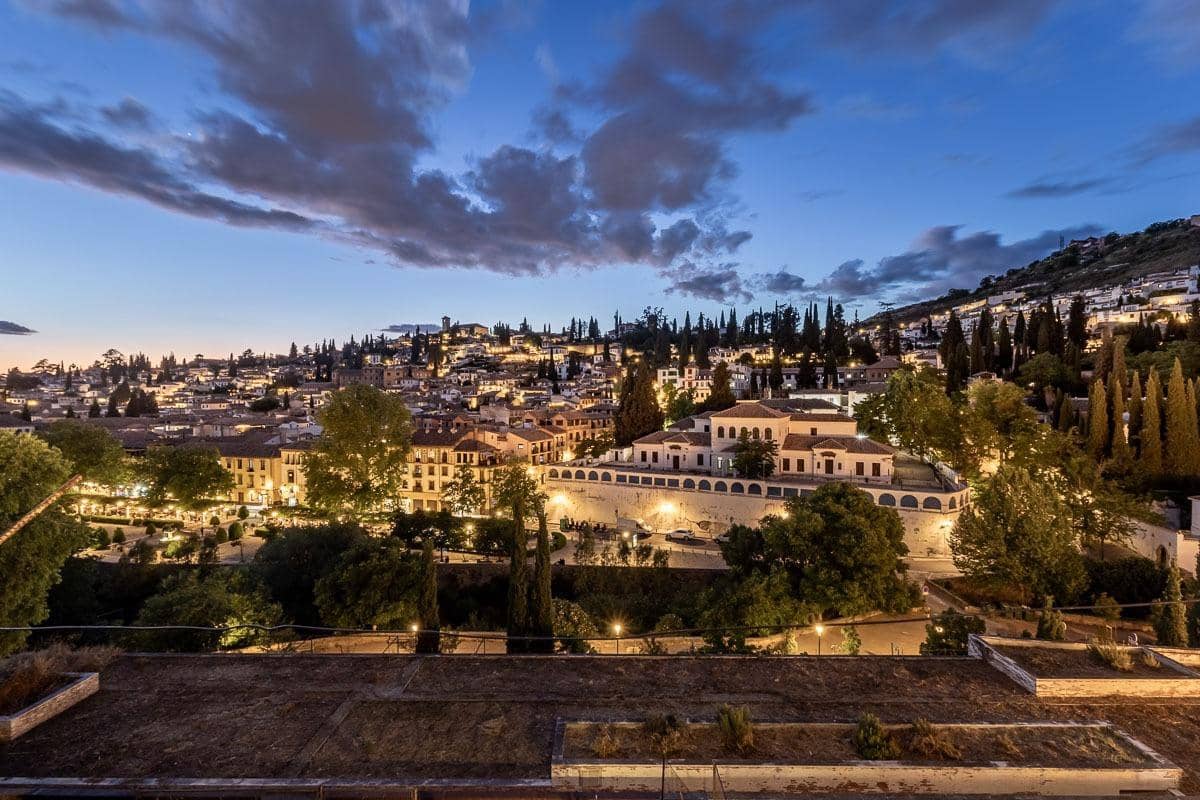 4 quarto Casa em Banda para venda em Granada cidade - 550 000 € (Ref: 9940399)