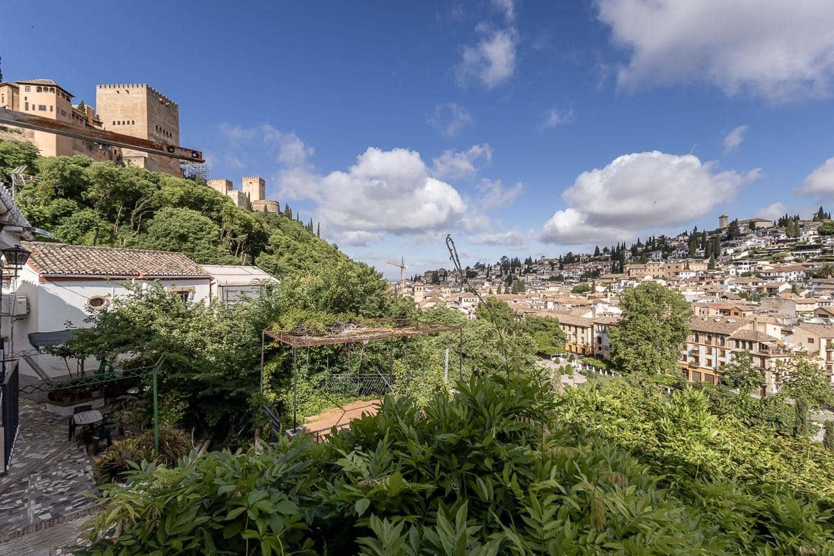 4 quarto Casa em Banda para venda em Granada cidade - 550 000 € (Ref: 9940399)