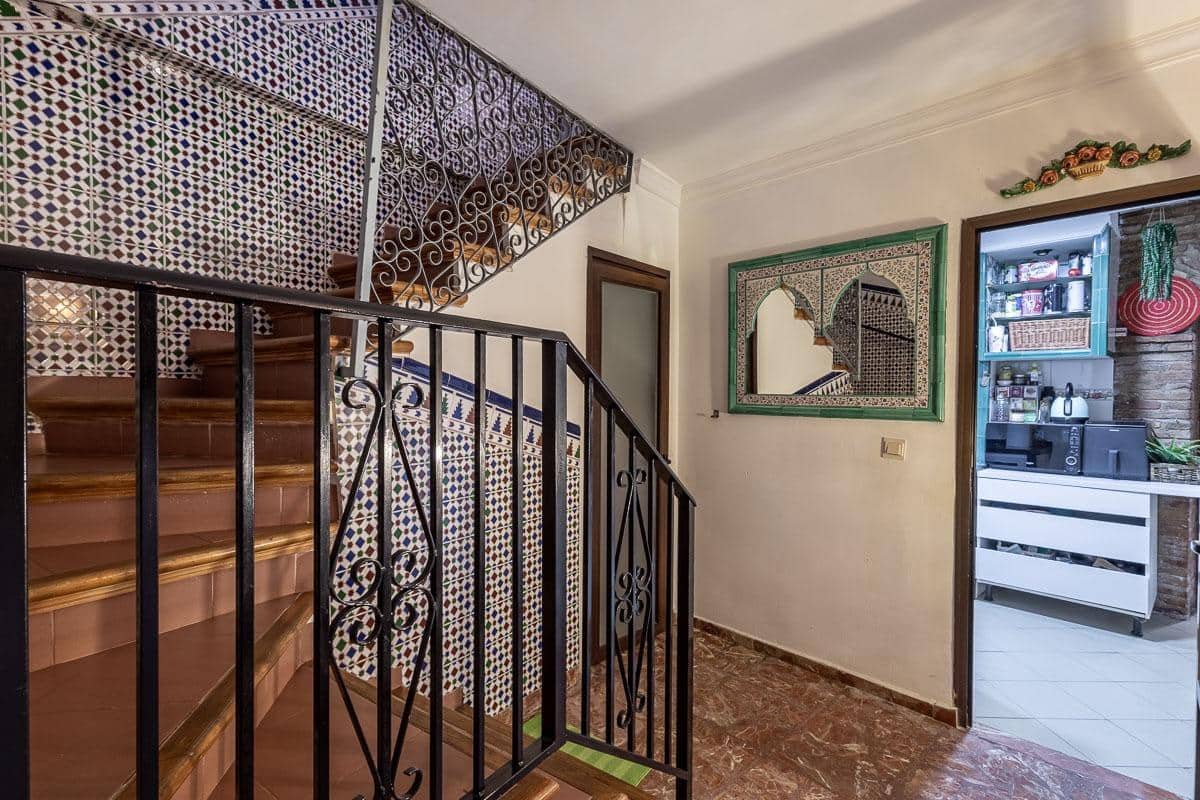 4 quarto Casa em Banda para venda em Granada cidade - 550 000 € (Ref: 9940399)