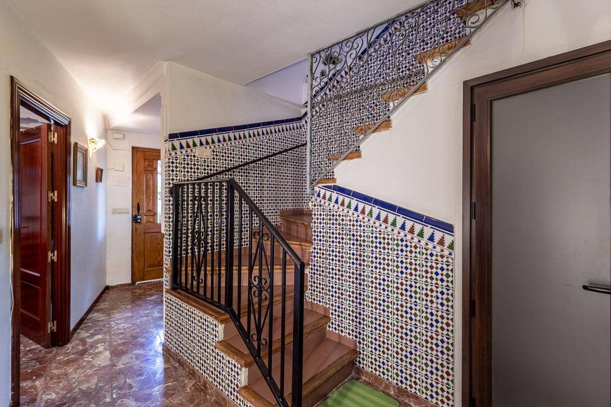 4 quarto Casa em Banda para venda em Granada cidade - 550 000 € (Ref: 9940399)