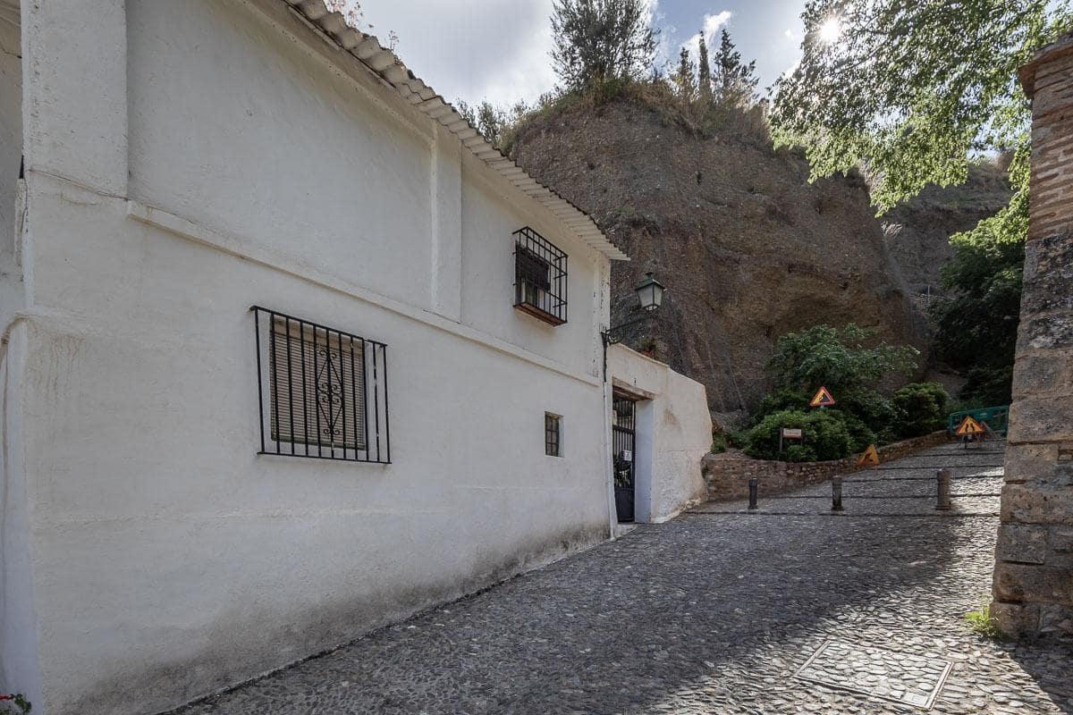 4 quarto Casa em Banda para venda em Granada cidade - 550 000 € (Ref: 9940399)