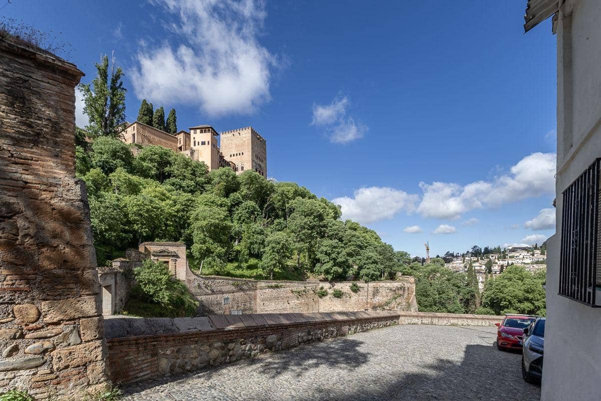 4 quarto Casa em Banda para venda em Granada cidade - 550 000 € (Ref: 9940399)