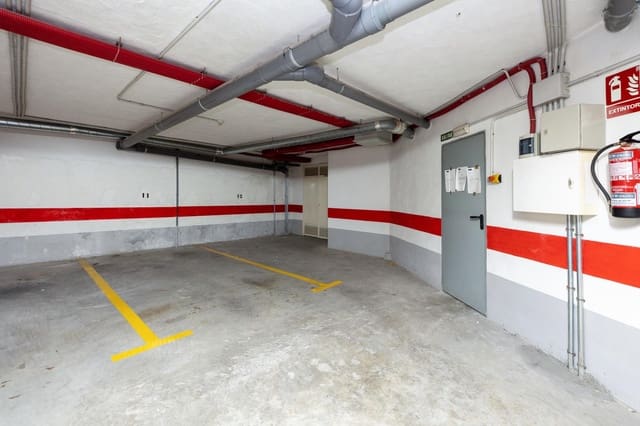 Garaż na sprzedaż w Miasto Grenada - 31 500 € (Ref: 9945940)