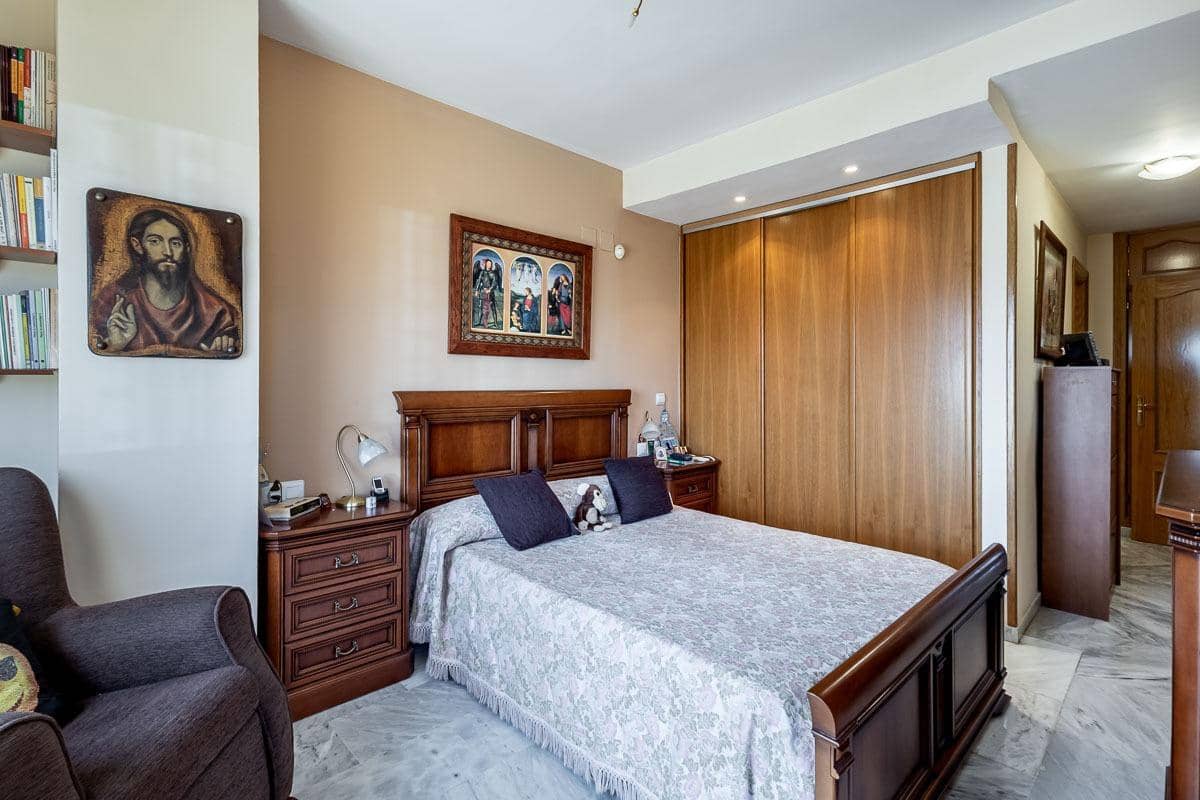 5 chambre Appartement à vendre à Grenade ville avec piscine garage - 495 000 € (Ref: 9945942)