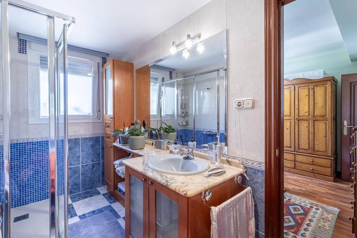 5 sovrum Radhus till salu i Granada stad med garage - 695 000 € (Ref: 9945944)