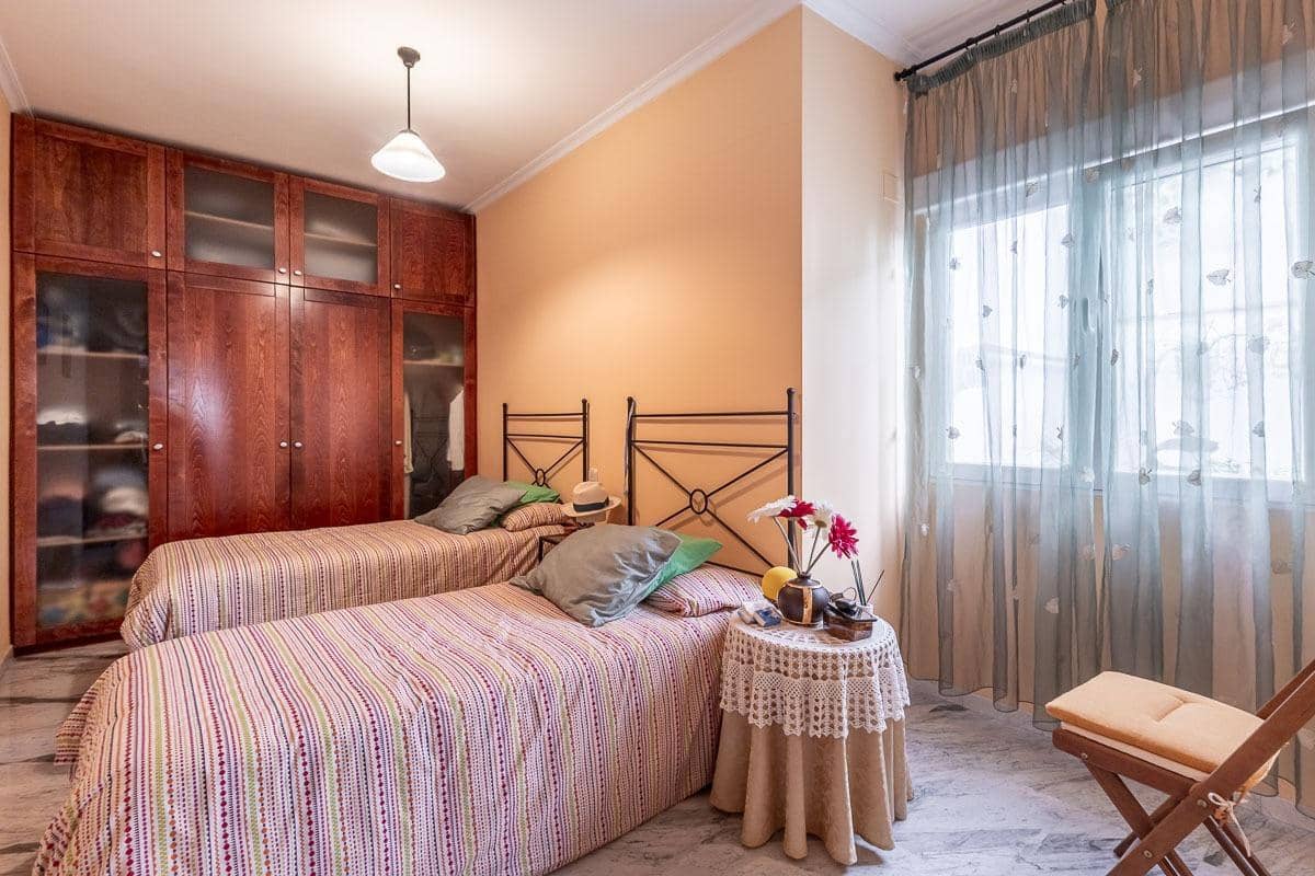 5 sovrum Radhus till salu i Granada stad med garage - 695 000 € (Ref: 9945944)