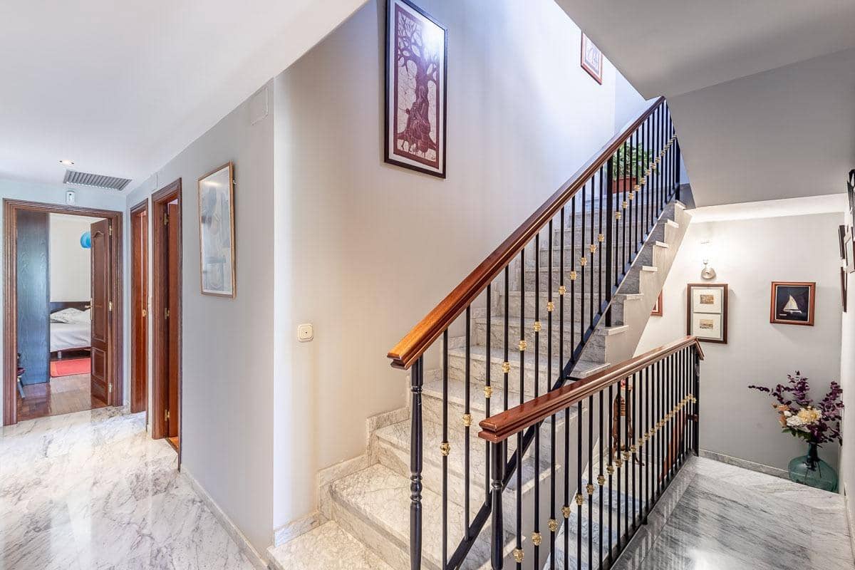 5 sovrum Radhus till salu i Granada stad med garage - 695 000 € (Ref: 9945944)