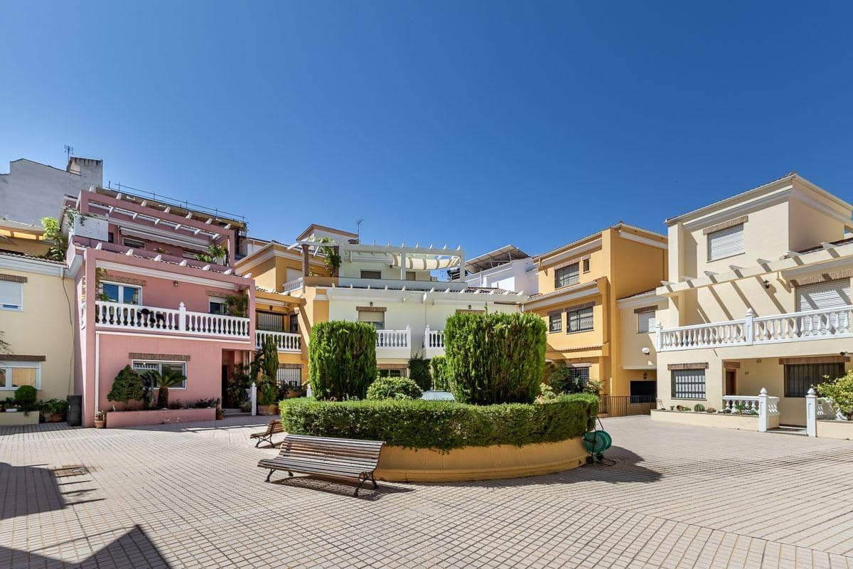 5 sovrum Radhus till salu i Granada stad med garage - 695 000 € (Ref: 9945944)